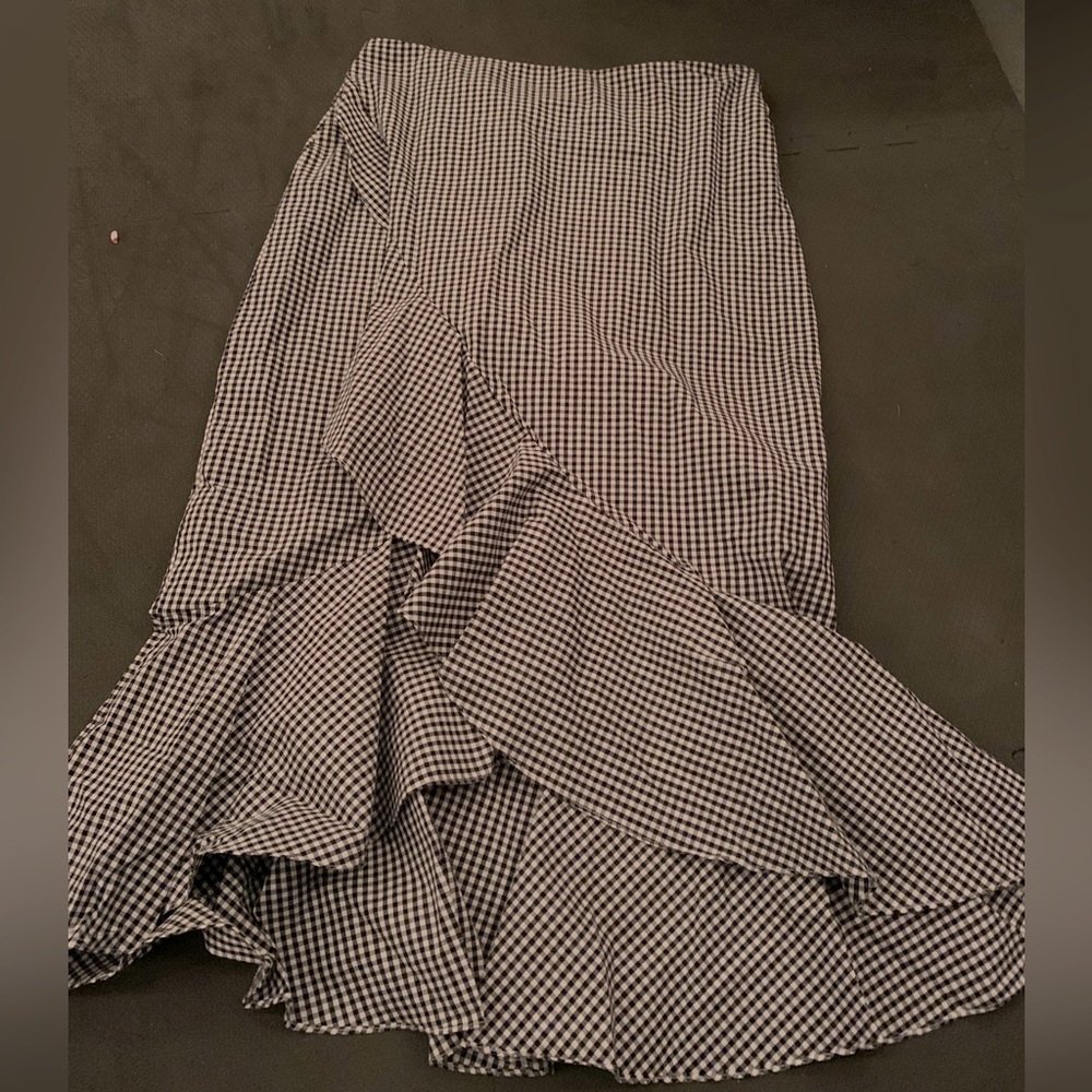 Soprano (Dillards) Black and White Checkered Midi Skirt with Ruffle